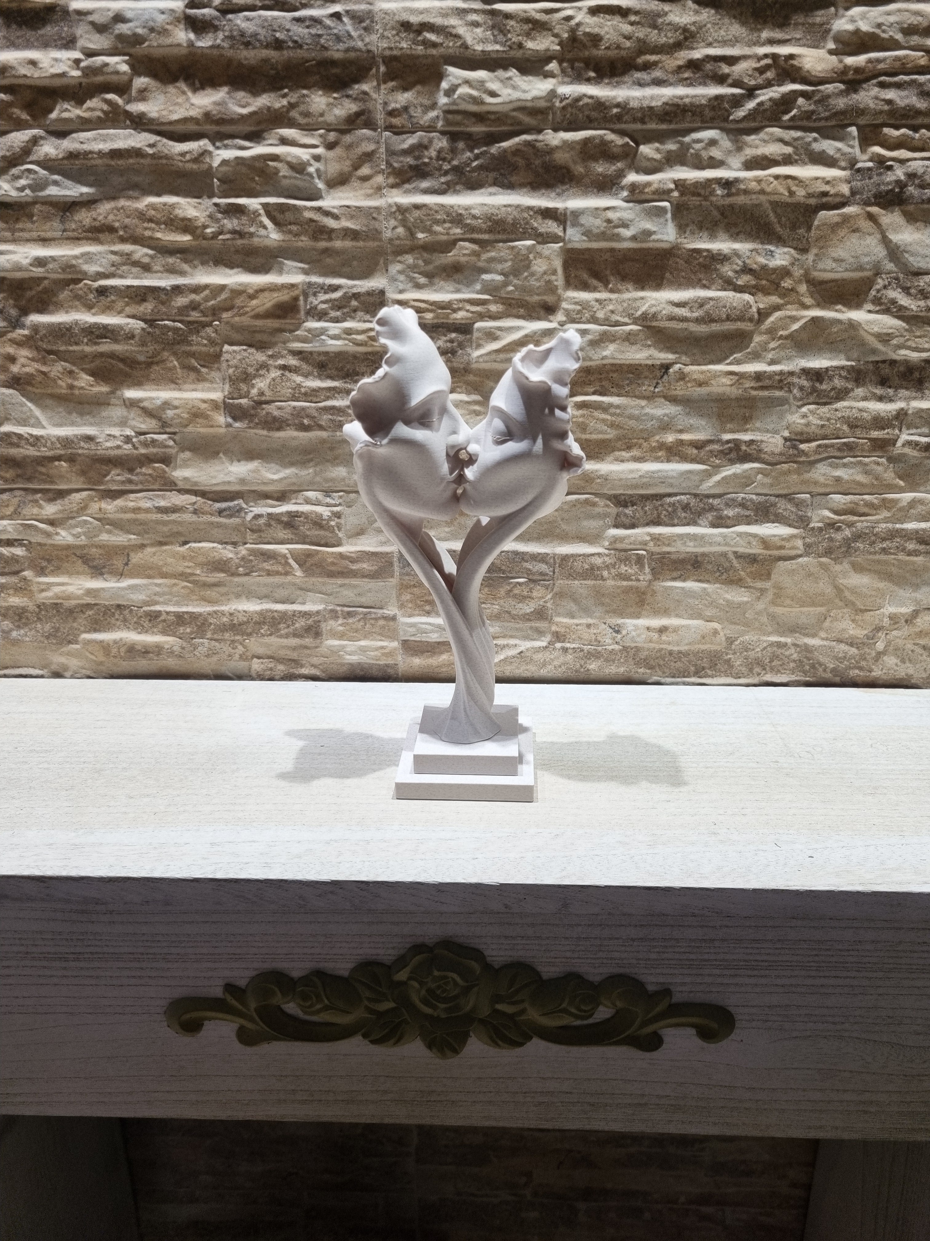 Scultura in Arte moderna - coppia bacio
