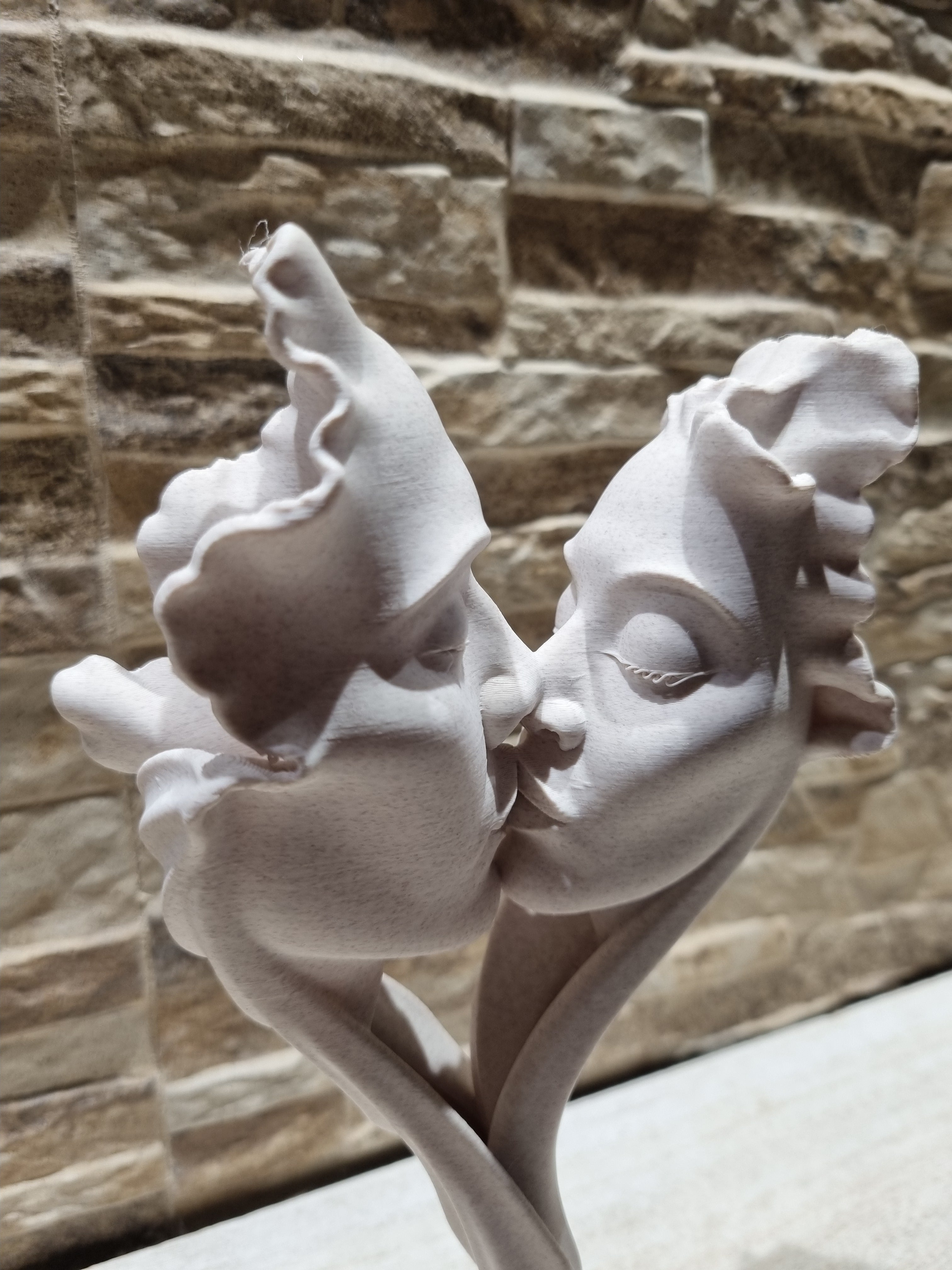 Scultura in Arte moderna - coppia bacio