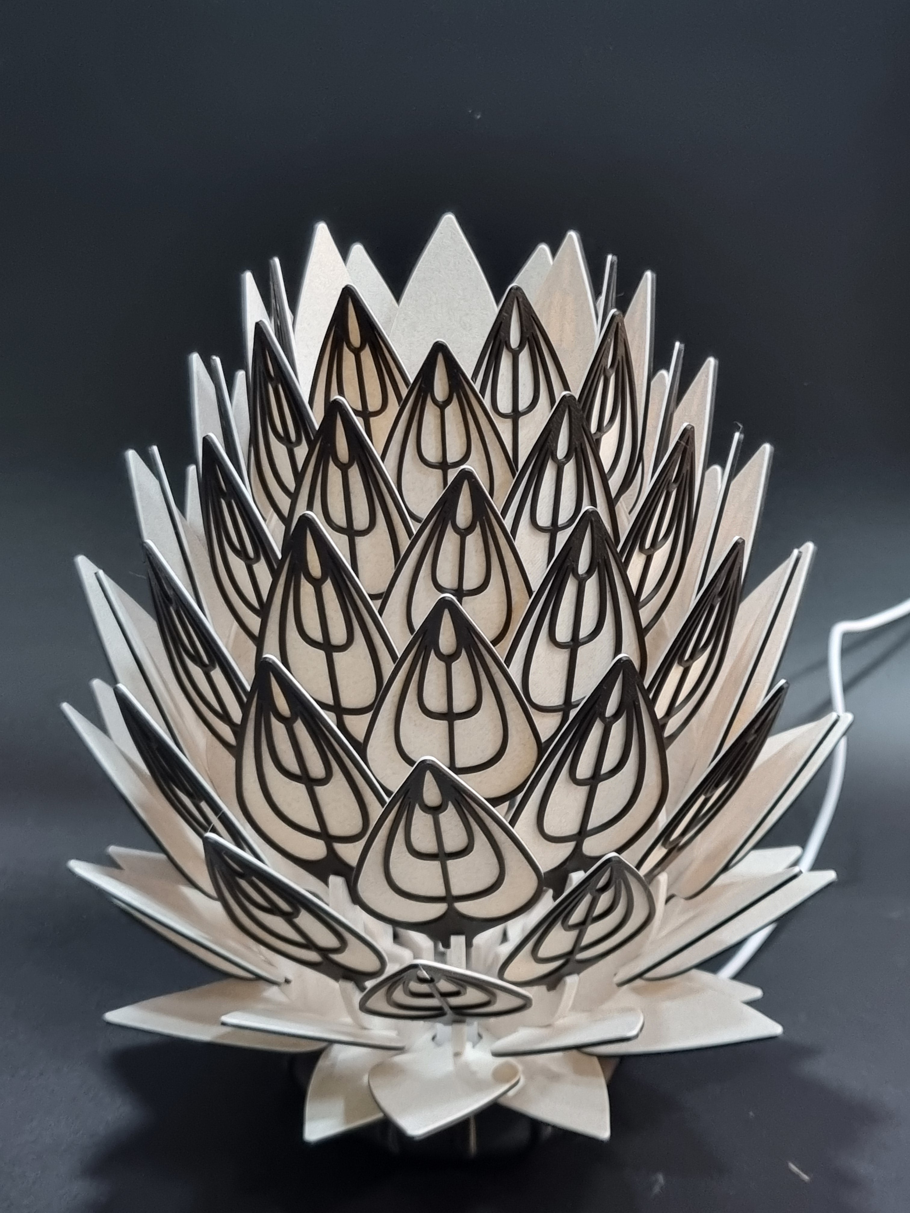 Lampada in arte moderna