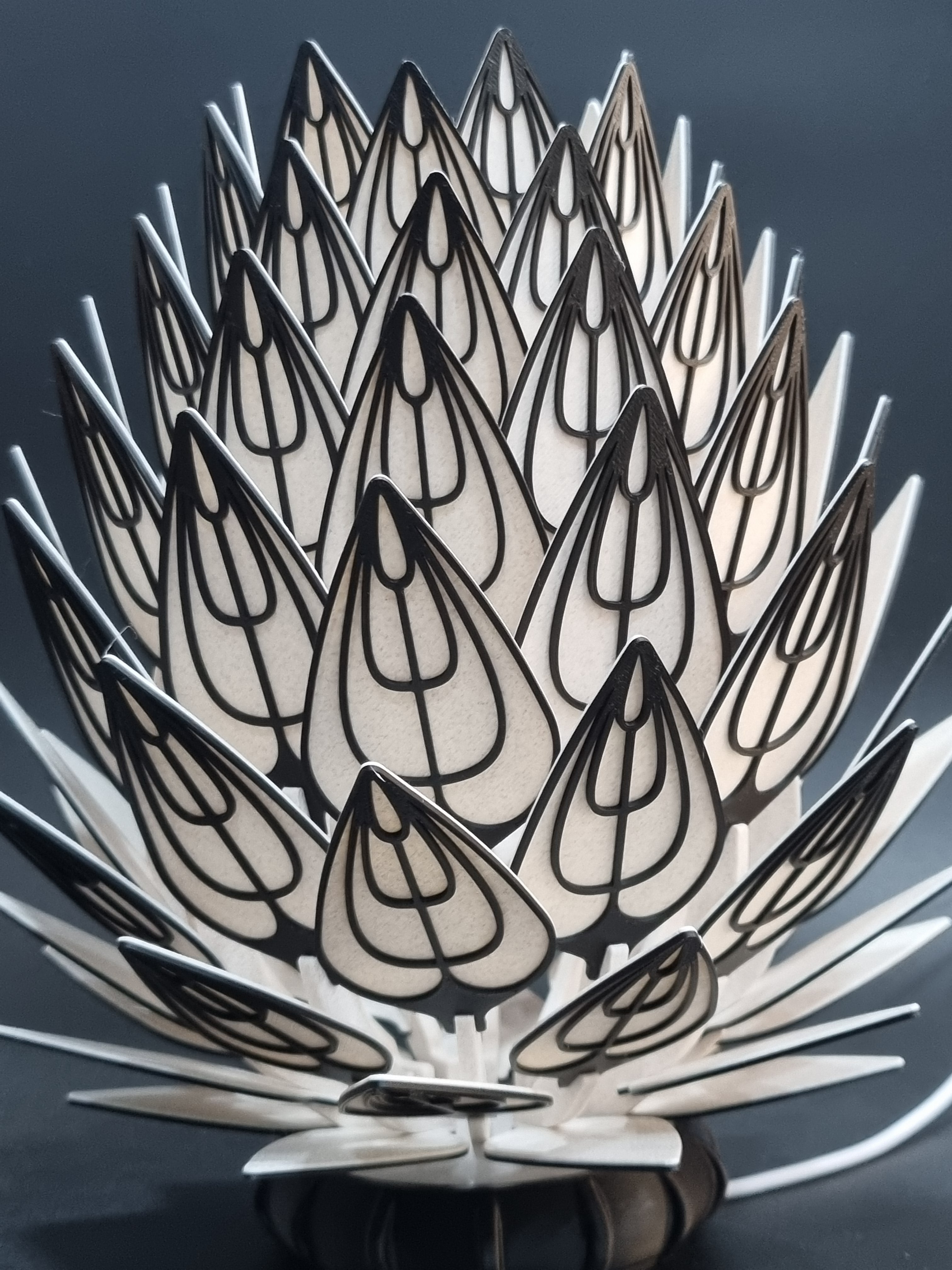 Lampada in arte moderna