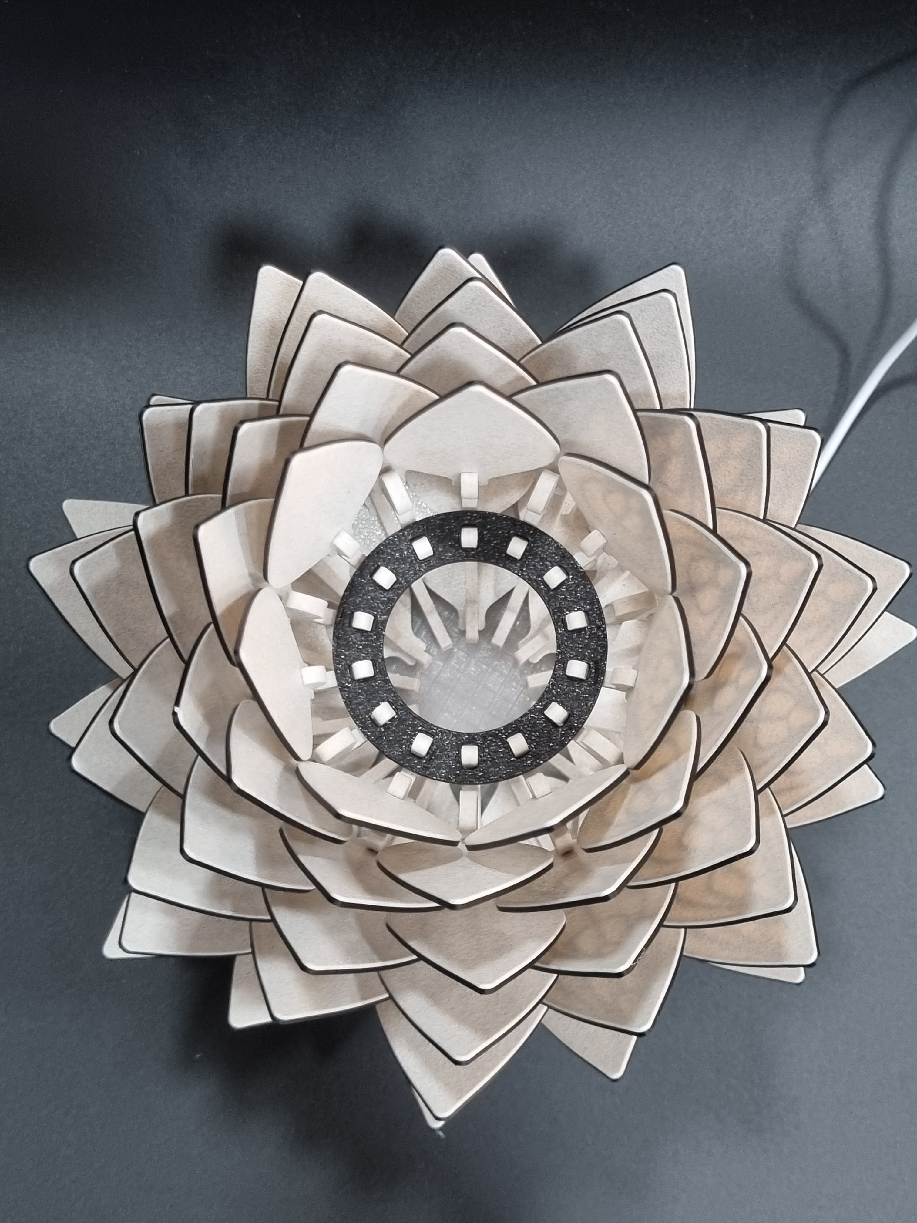 Lampada in arte moderna