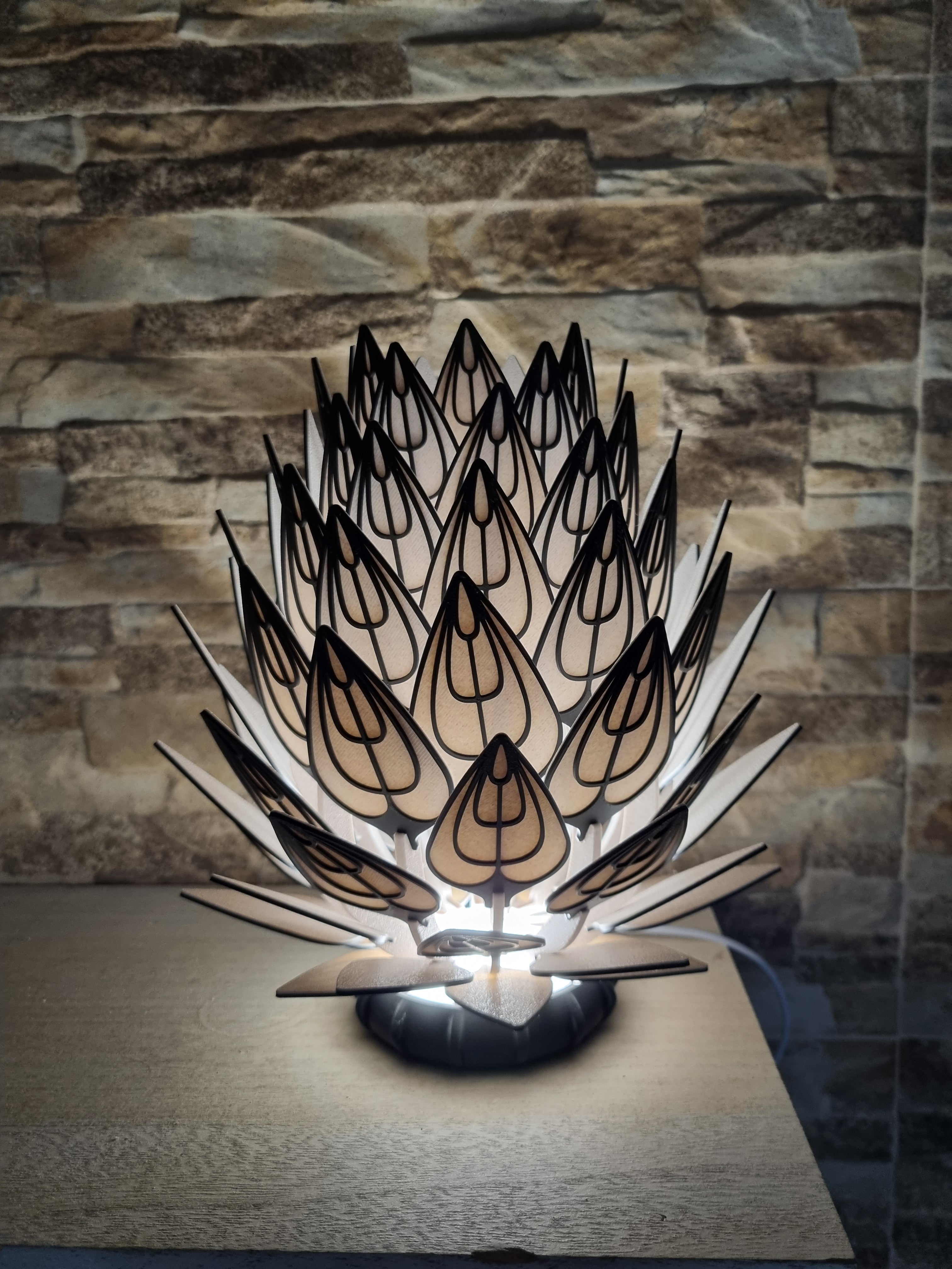 Lampada in arte moderna