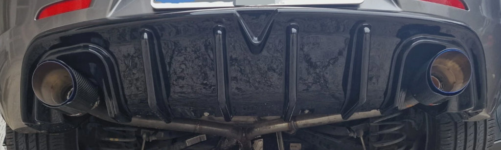 Diffusore Alfa Romeo Giulietta nero lucido