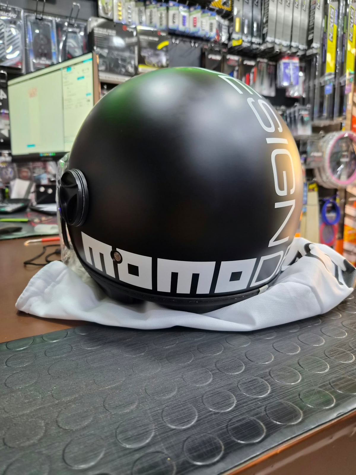 Adesivi casco Momo Design