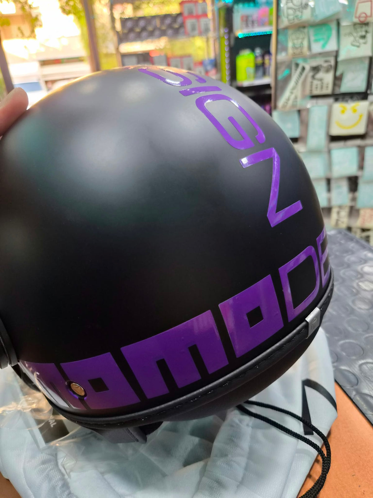 Adesivi casco Momo Design