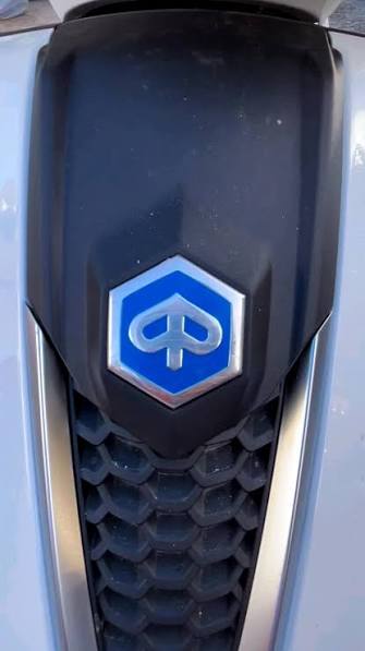 Logo piaggio adesivo
